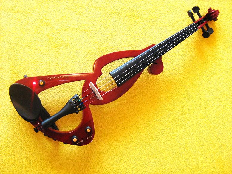 ELEKTRICKÉ 4/4 HOUSLE CELODŘEVĚNÉ HNĚDÁ !!!