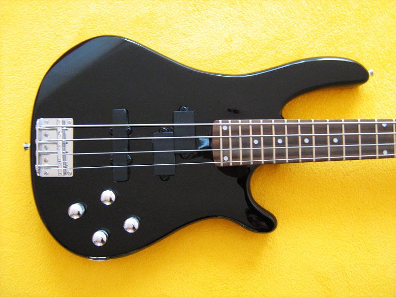 ELEKTRICKÁ BASKYTARA VISION P/ J BASS ČERNÁ