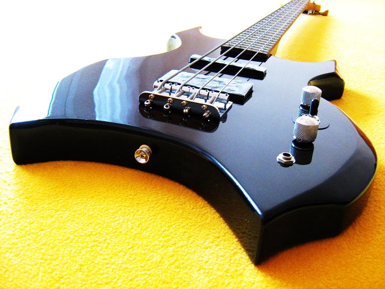 ELEKTRICKÁ BASKYTARA VISION X METAL BASS ČERNÁ