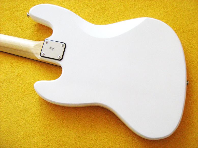 ELEKTRICKÁ BASKYTARA VISION J BASS BÍLÁ