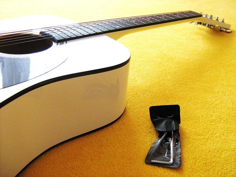 WESTERNOVÁ KYTARA MSA CW150 BÍLÁ