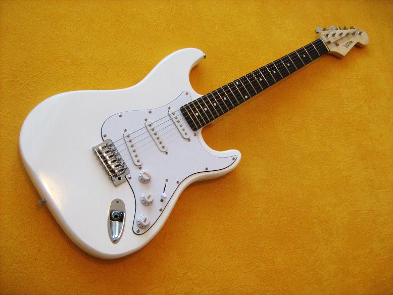 ELEKTRICKÁ KYTARA VISION MSA ST5 BÍLÁ 