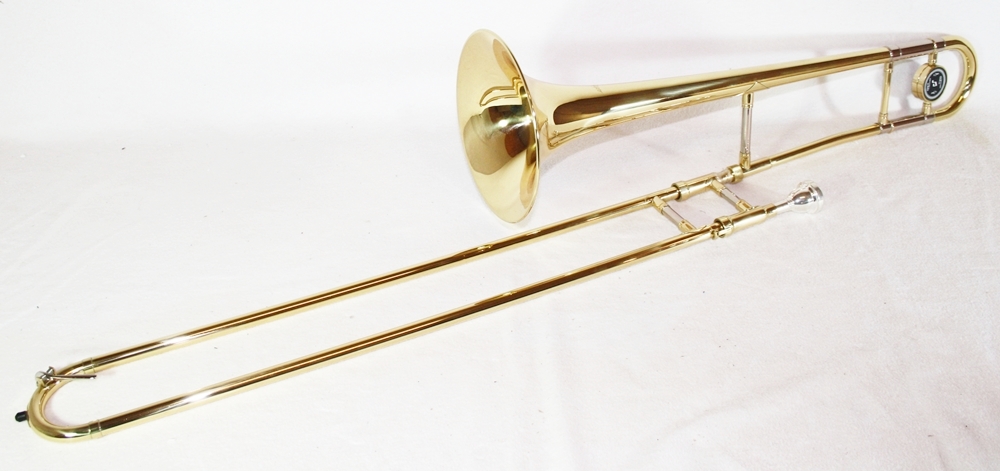 Bb Pozoun tenorový CHERRYSTONE kufr + příslušenství