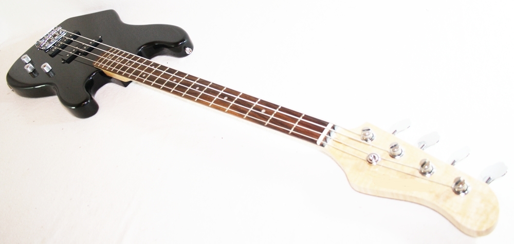 JAZZ BASS STARKER MPM ČERNÁ MASIV