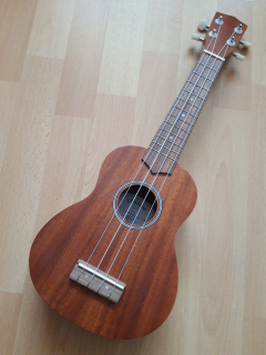 UKULELE SOPRÁNOVÉ UK2 OŘECH